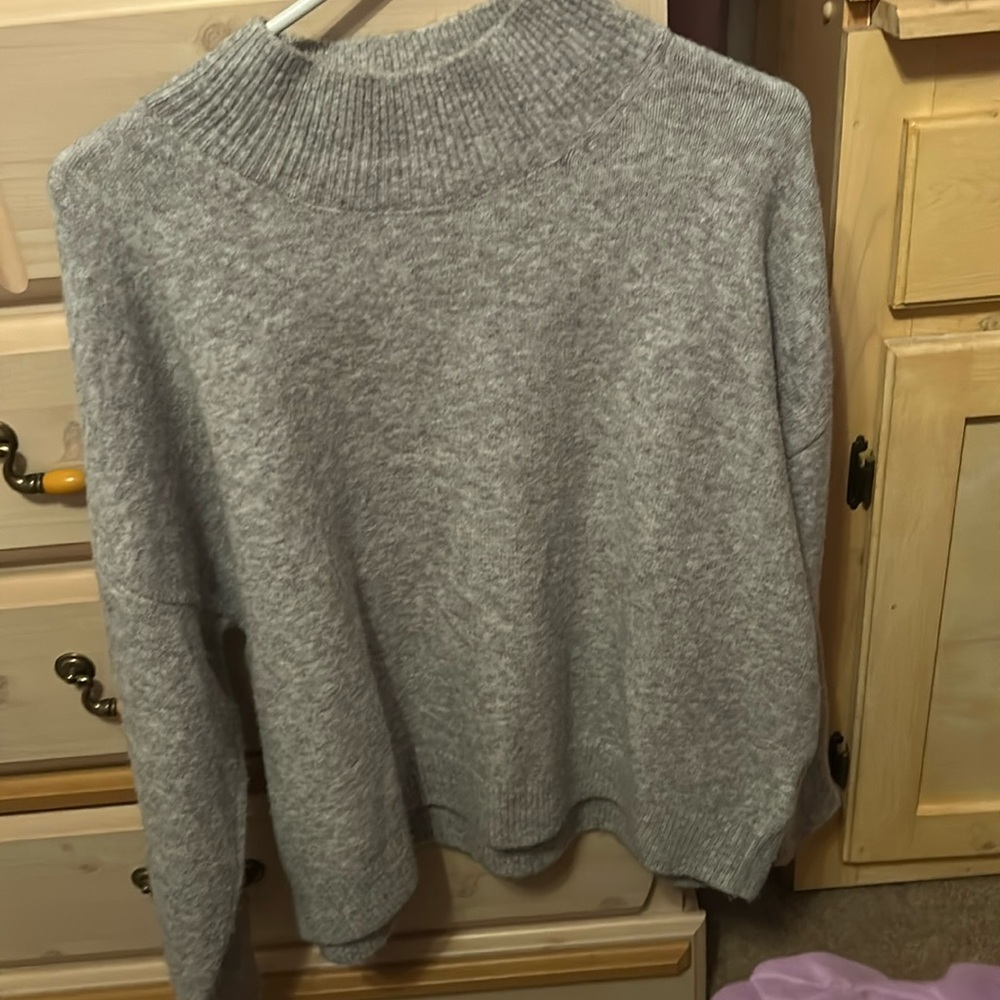 H&M size XL gray mock neck  sweater